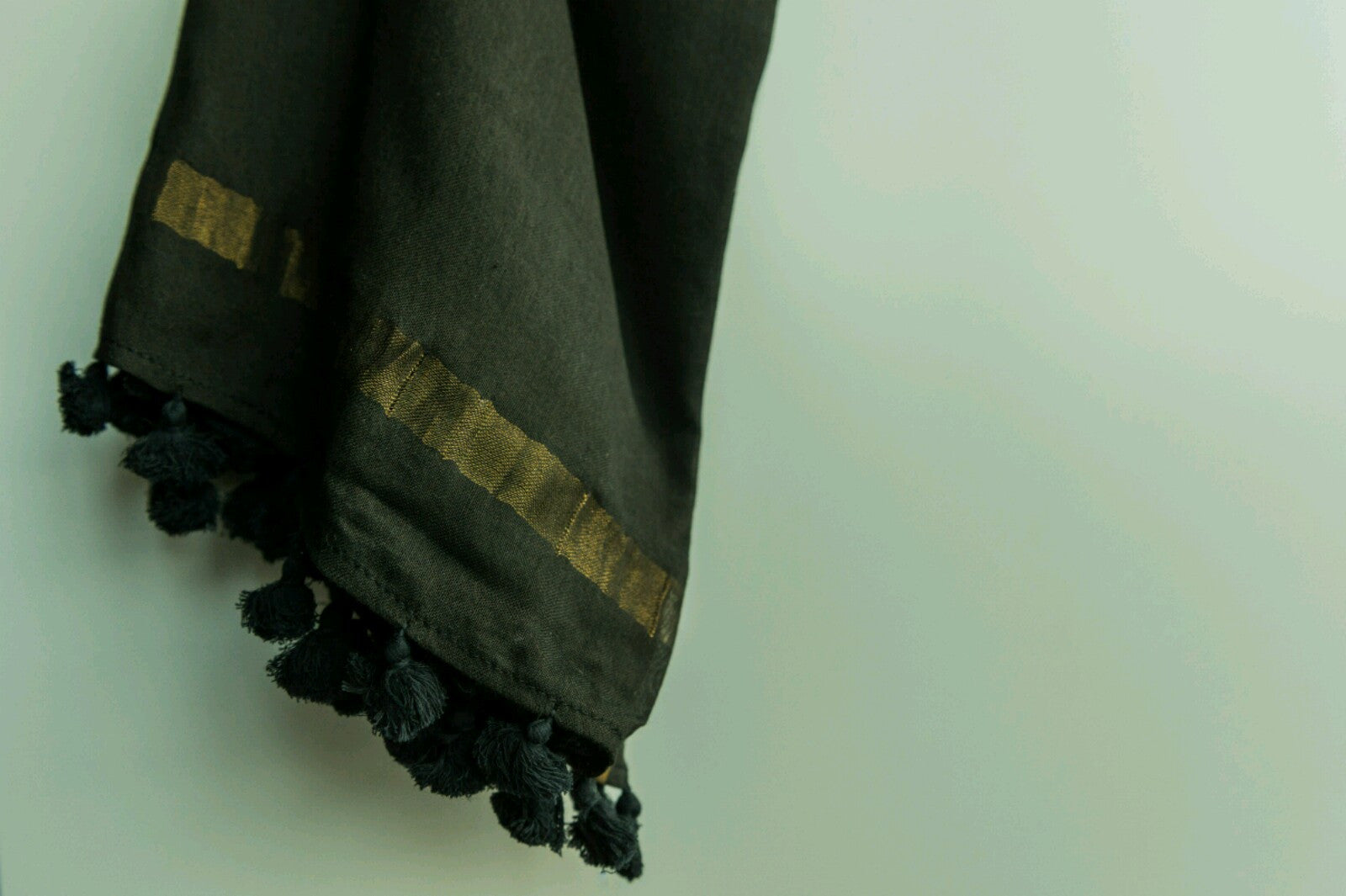 HERITAGE Short Tassels - Smoky Black - Noor xo ™